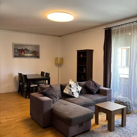 Crown Of Culture Apartment Budapest